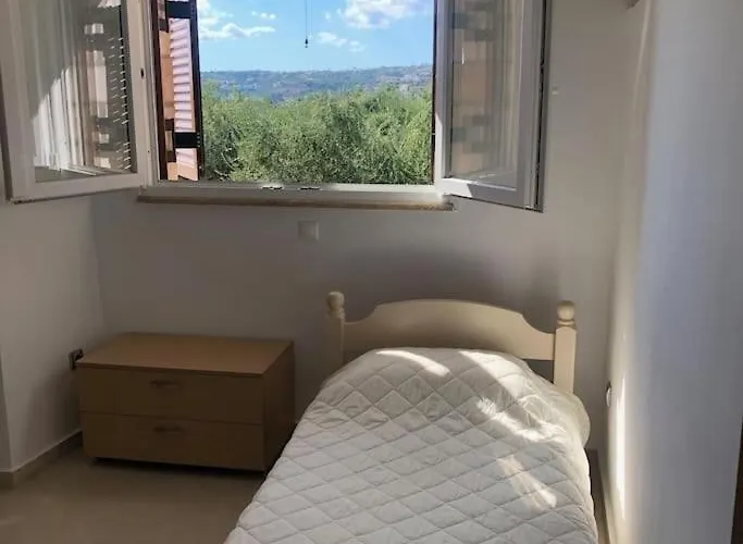 Villa Anemomilos Stone House Finikounta