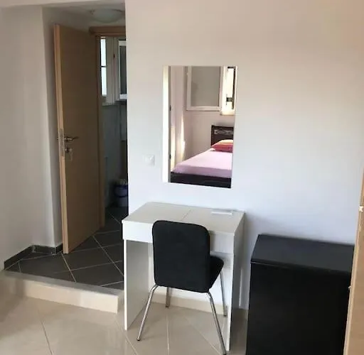 Anemomilos Stone House